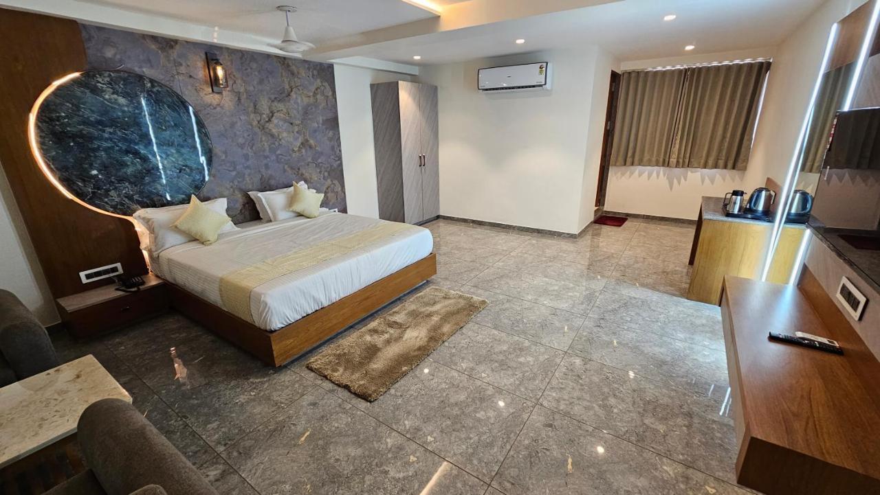 Rds Hotel Ahmedabad Esterno foto