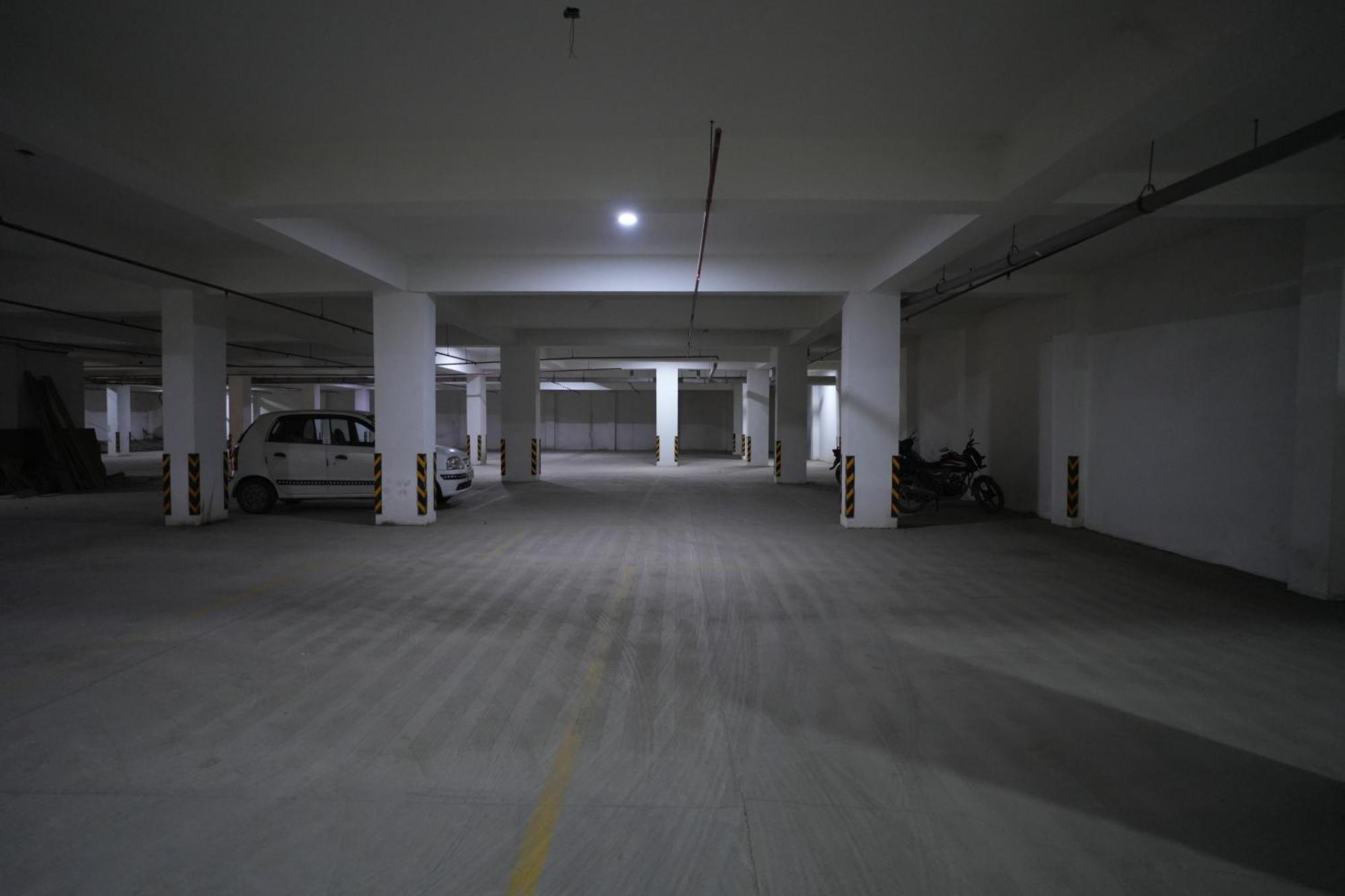 Rds Hotel Ahmedabad Esterno foto
