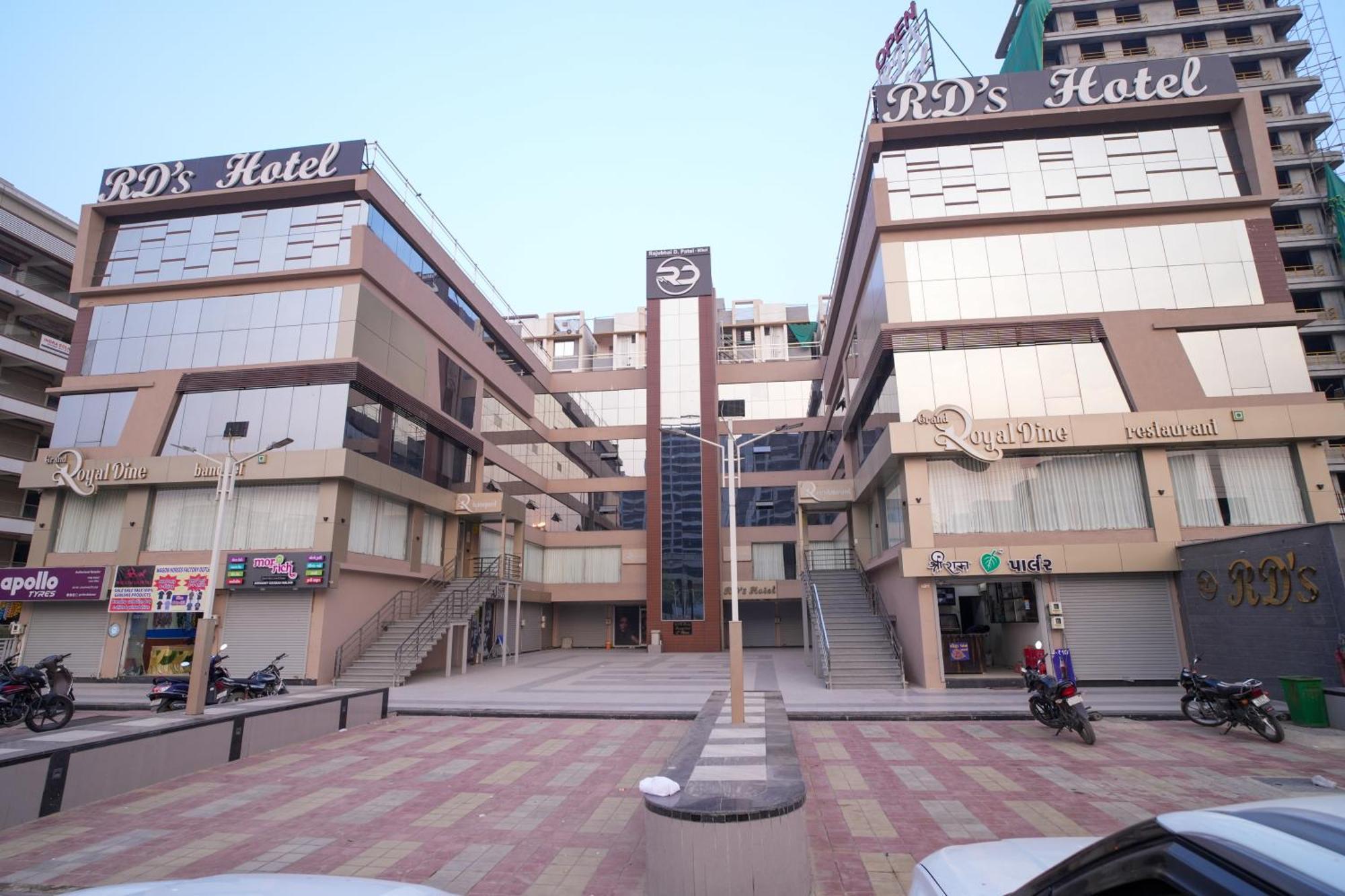 Rds Hotel Ahmedabad Esterno foto