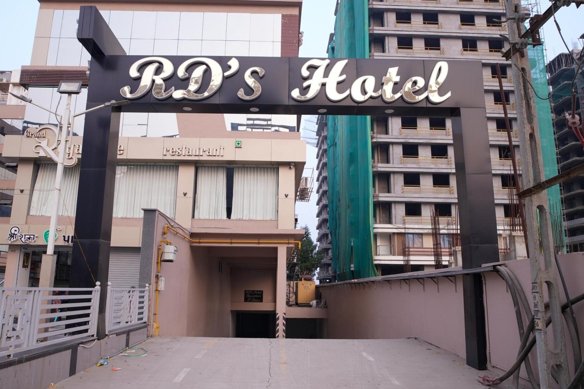 Rds Hotel Ahmedabad Esterno foto